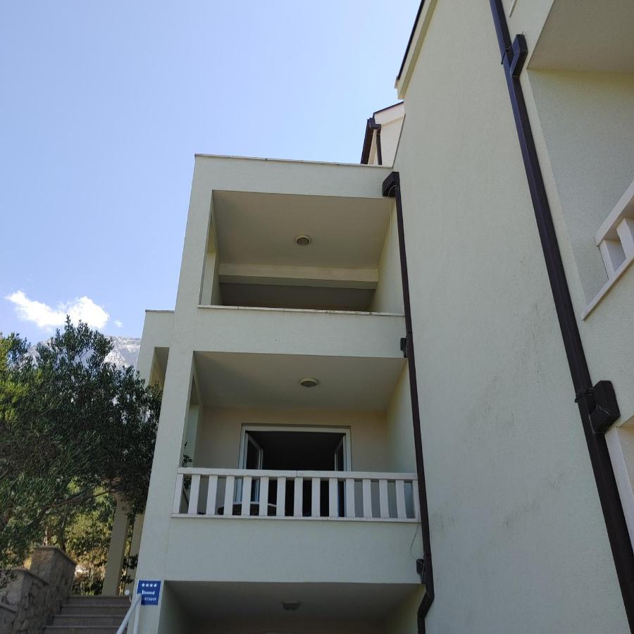 Apartments Villa Cizmic Baska Voda Exterior photo