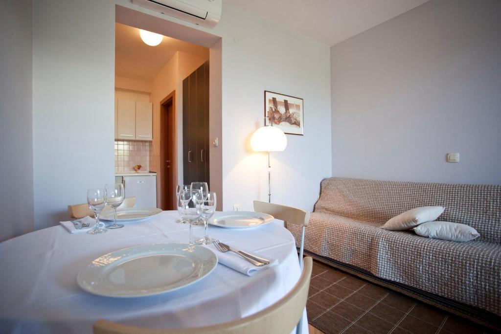 Apartments Villa Cizmic Baska Voda Room photo