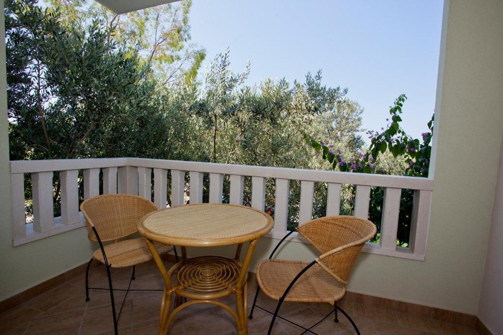 Apartments Villa Cizmic Baska Voda Room photo