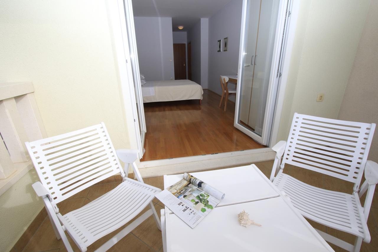 Apartments Villa Cizmic Baska Voda Exterior photo